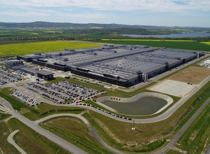 W Jaworze będzie powstawał elektryczny dostawczy Mercedes