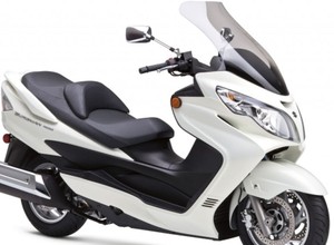 Suzuki Burgman 400 – miejskie wybawienie