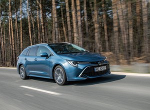 Lepsza używana Toyota Corolla czy Honda Civic? Pojedynek bezawaryjnych hitów