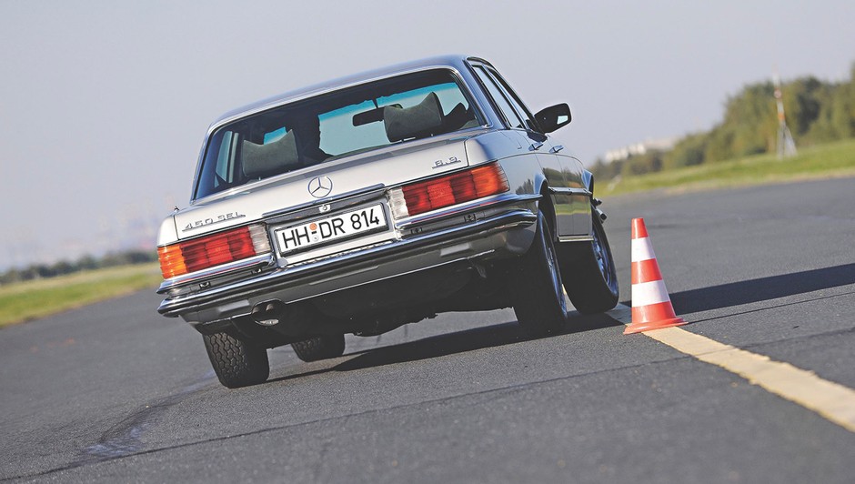 Mercedes 450 SEL 6.9 - potęga pojemności
