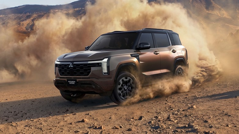 Nowe Mitsubishi Pajero na oficjalnym zdjęciu producenta