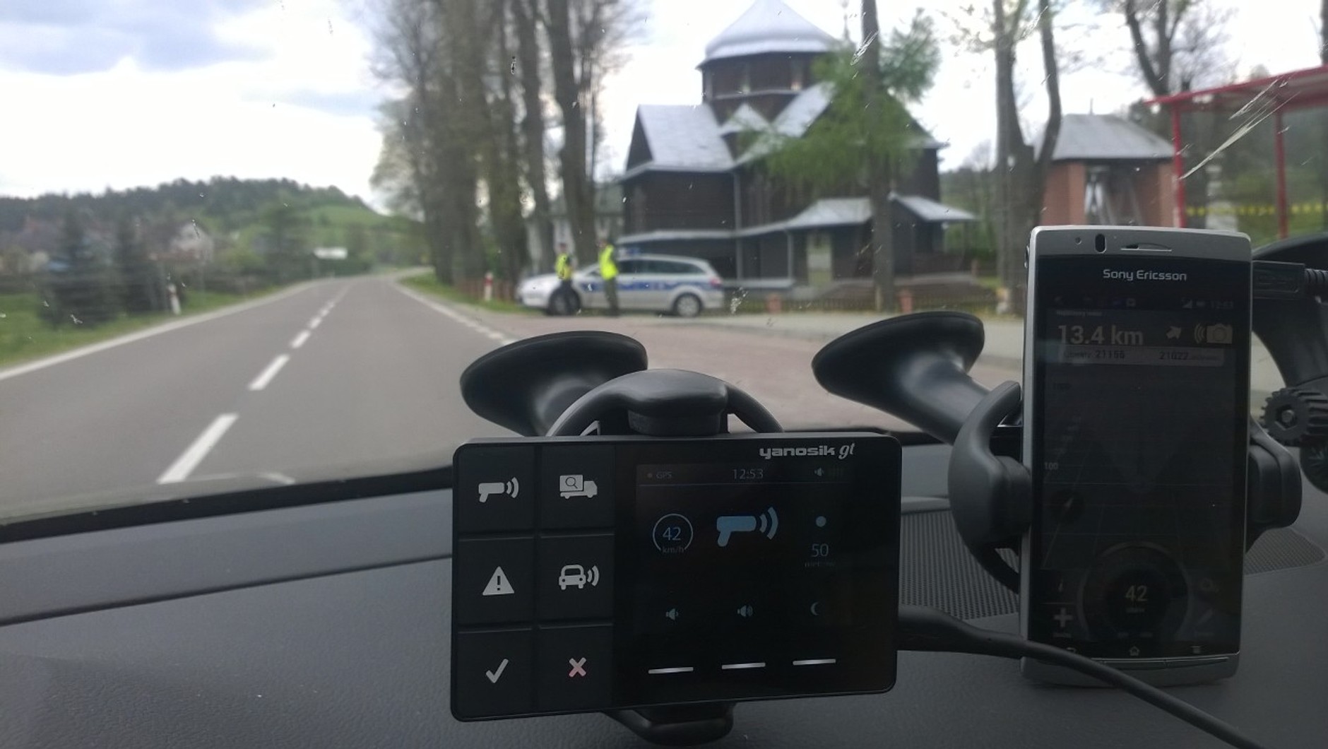 Patrol Policji w miejscowości Wojtkowa