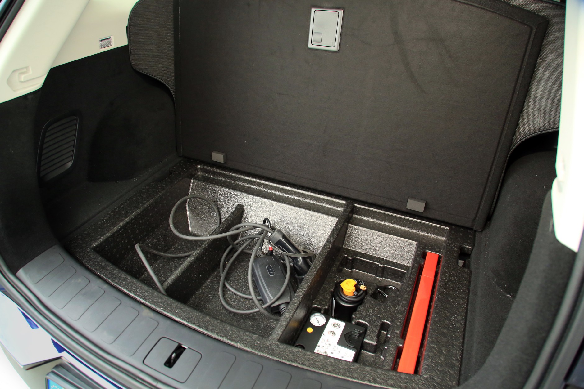 Skywell ET5 2022 1 generacja