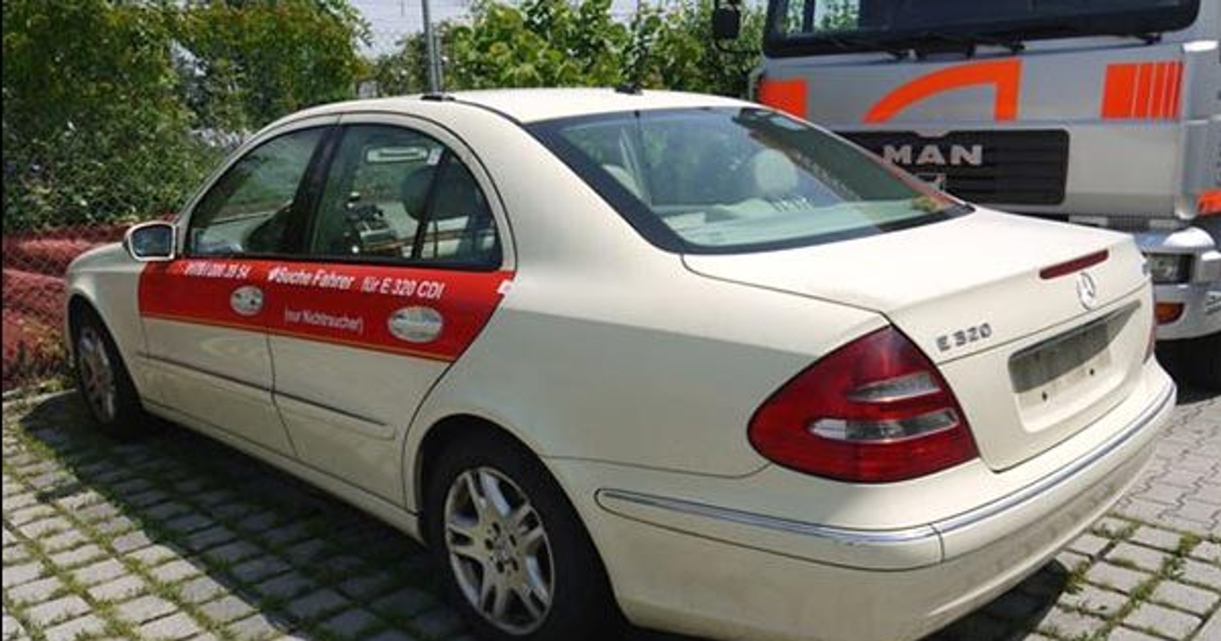 Mercedes oferowany przez niemiecki urząd skarbowy