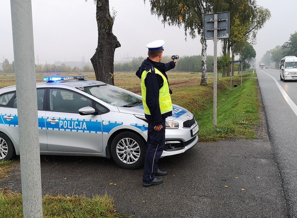 Mandat za 1 km/h powyżej ograniczenia prędkości. MSWiA nie zmieni przepisów