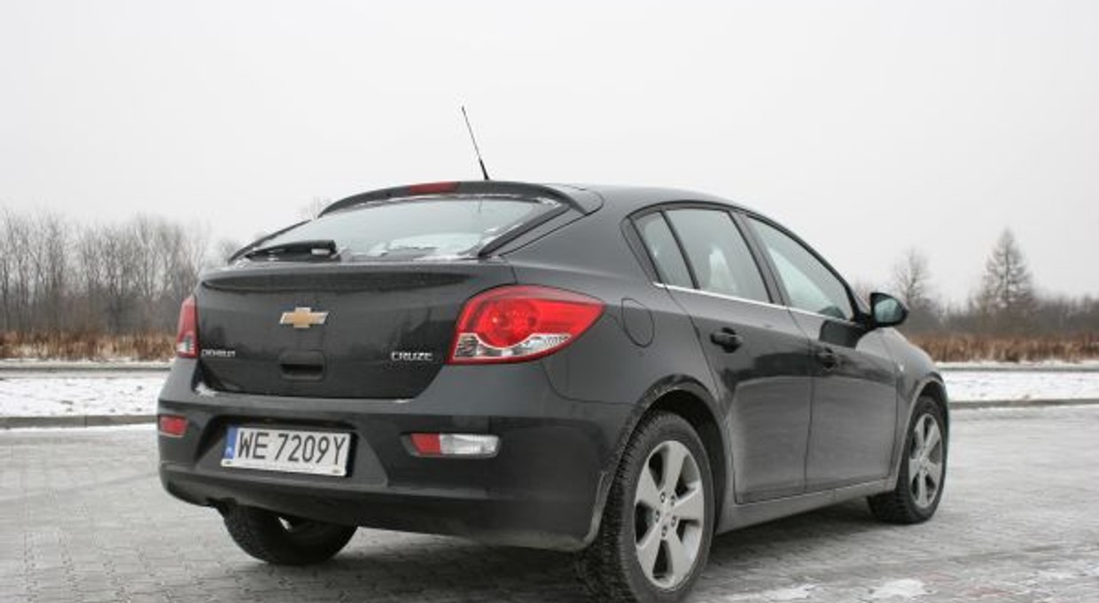 Chevroletowi Cruze dziurawe drogi niestraszne