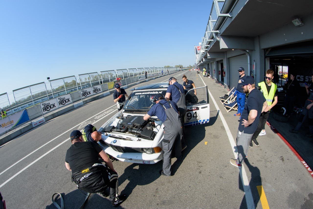 Wyścigowy zespół Stradale Classics w akcji