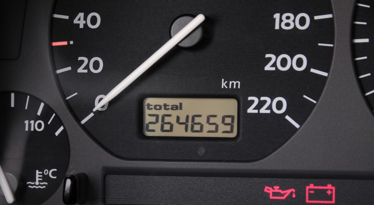 Masz auto z cofniętym licznikiem - co ci grozi?