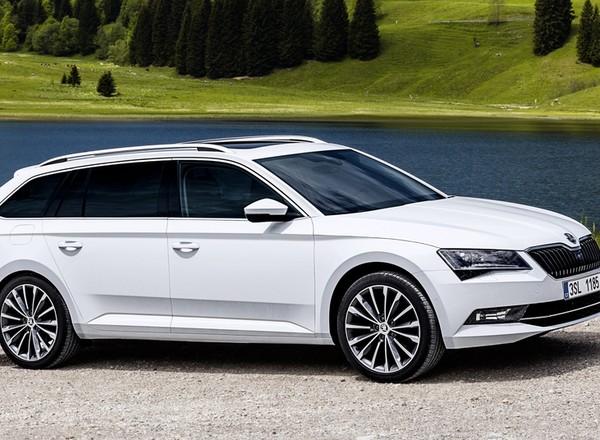 Luksusowa Skoda Superb Combi L&K za 155,6 tys. zł
