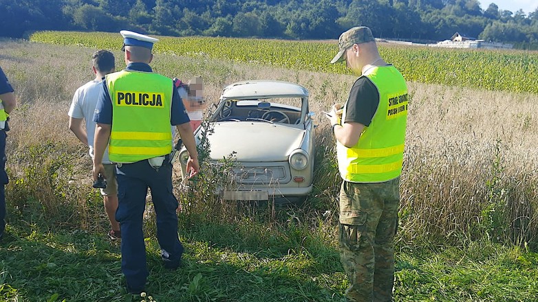 Straż Graniczna była świadkiem dachowania Trabanta