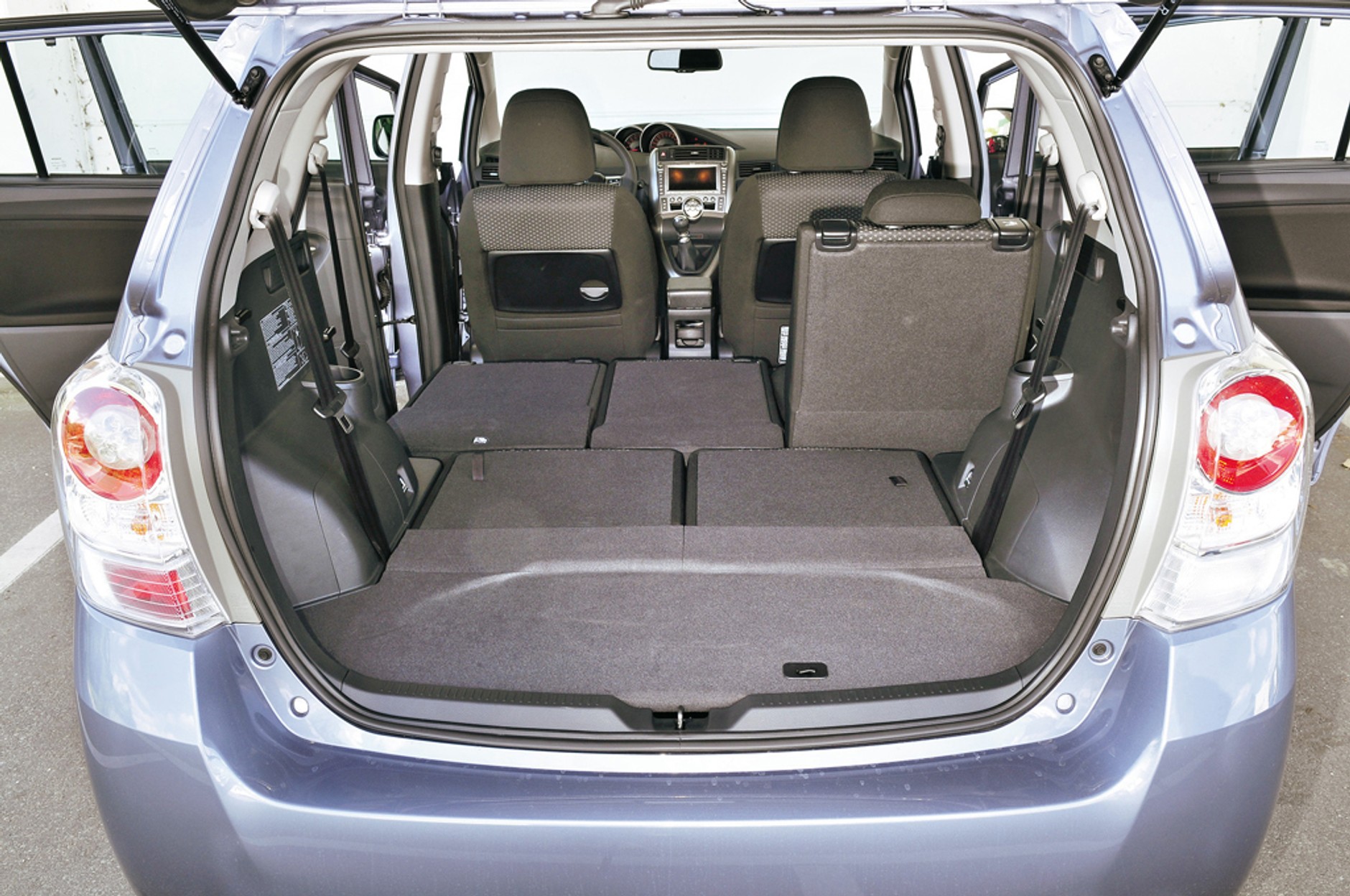 Toyota Verso 2.0 d-4d: Kompaktowa opcja rodzinna