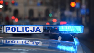Policjanci ukarali kolegę. Radiowóz na sygnale zderzył się z autem osobowym