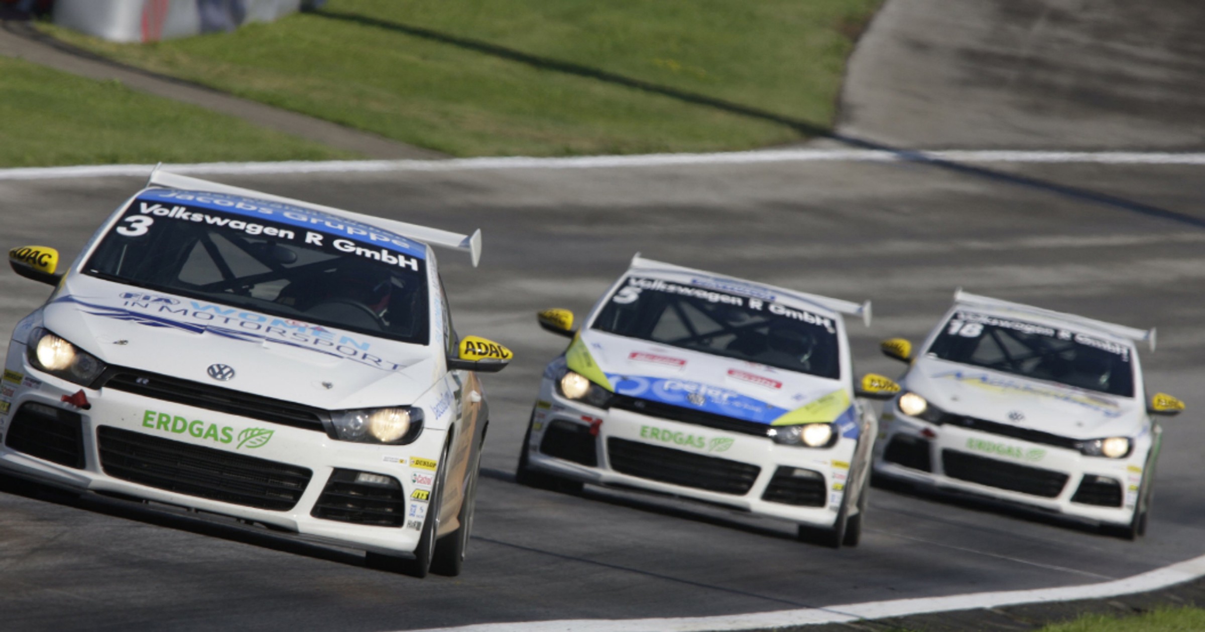 Polski kierowca dwukrotnie triumfował w Scirocco R-Cup