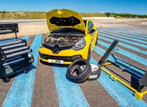 Renault bierze się za fabryczny tuning. Na pierwszy ogień Clio RS