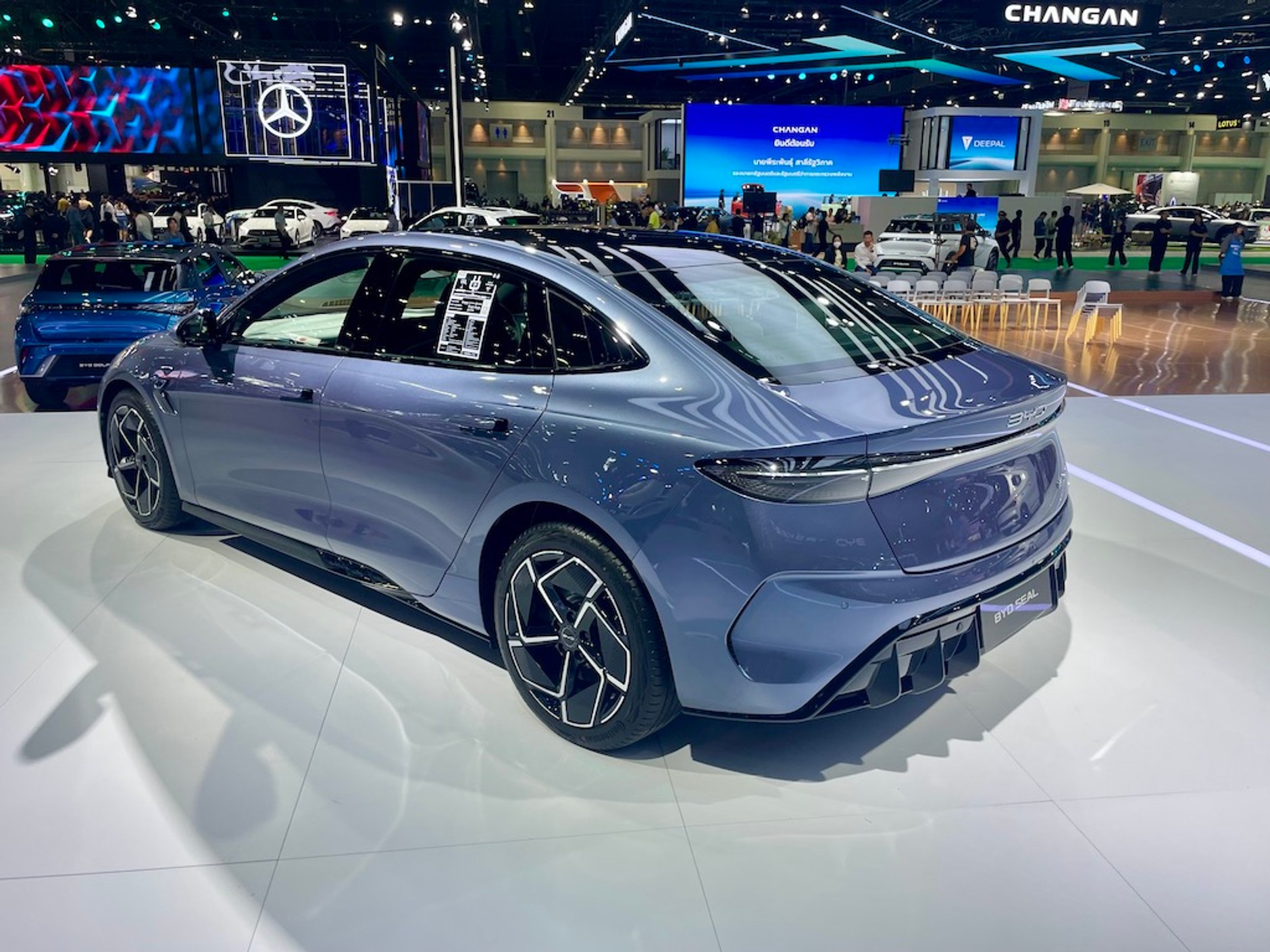 Salon w Bangkoku 2024 – auta chińskie