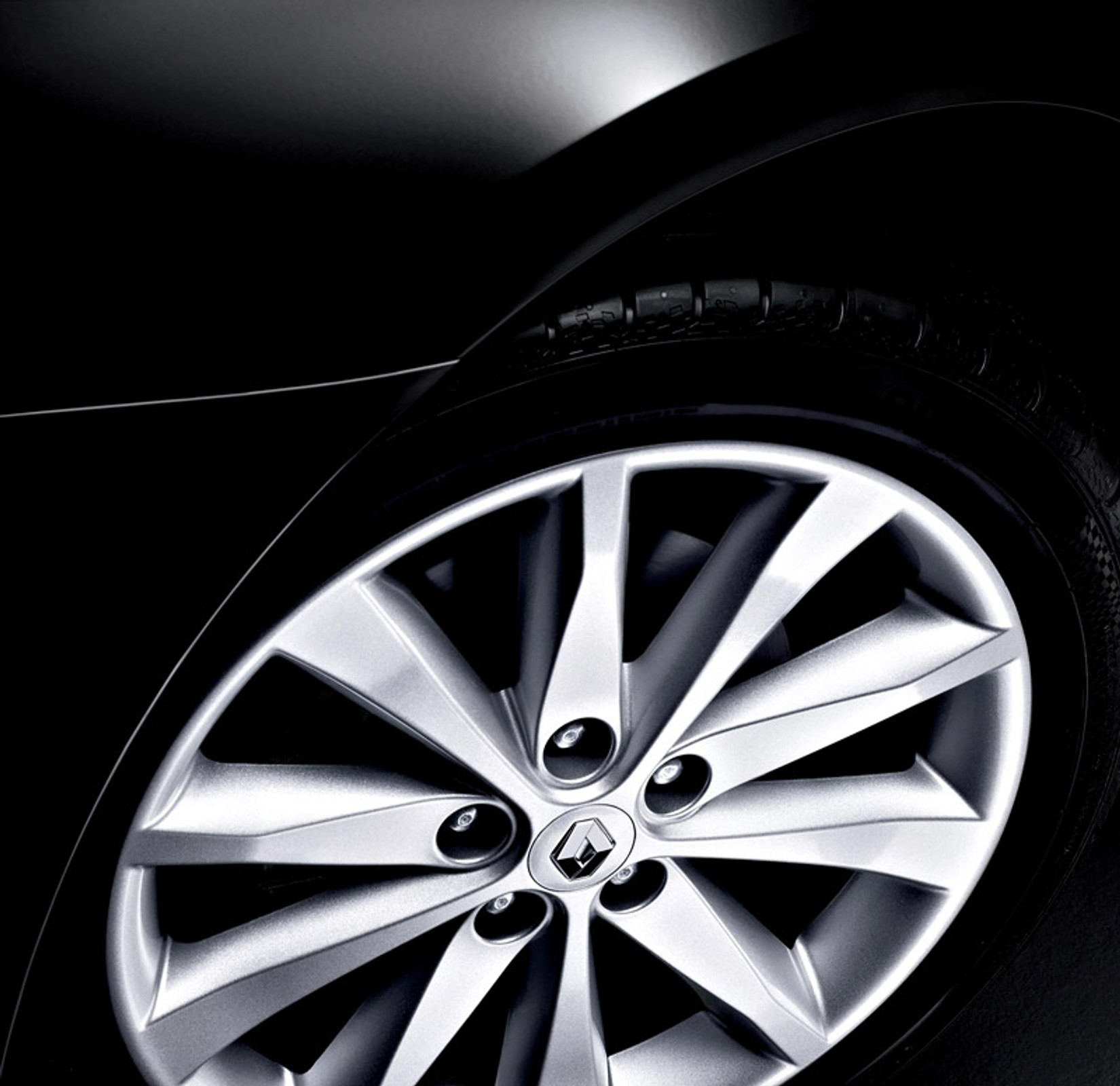 Nowy Renault Laguna: pierwsze wrażenia z jazd (cena już od 74 tys. złotych!)