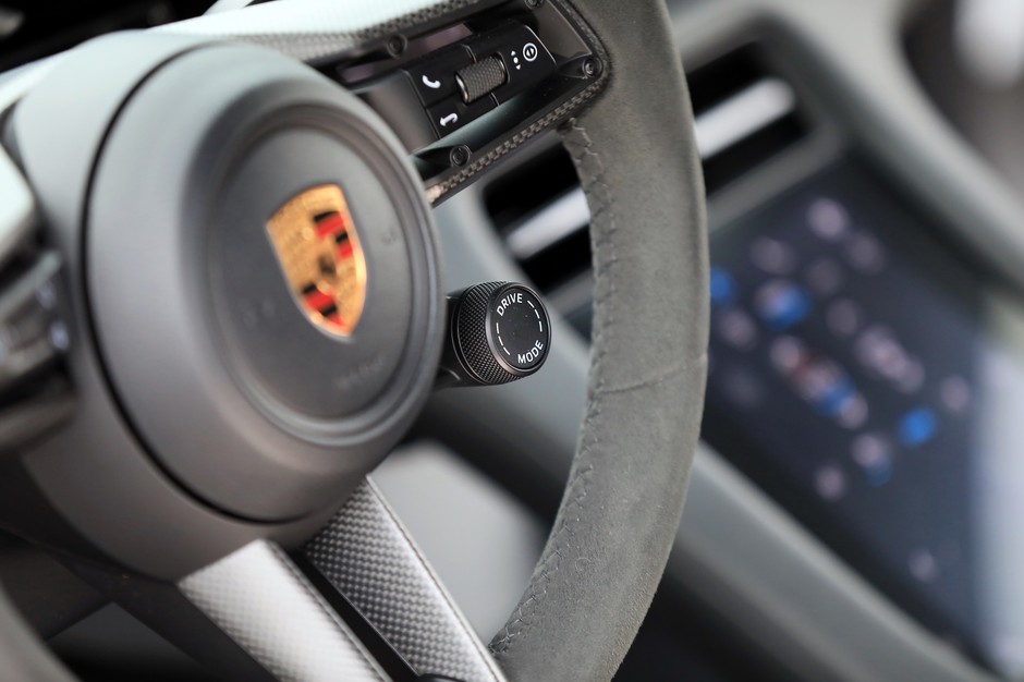 Porsche Taycan 4S