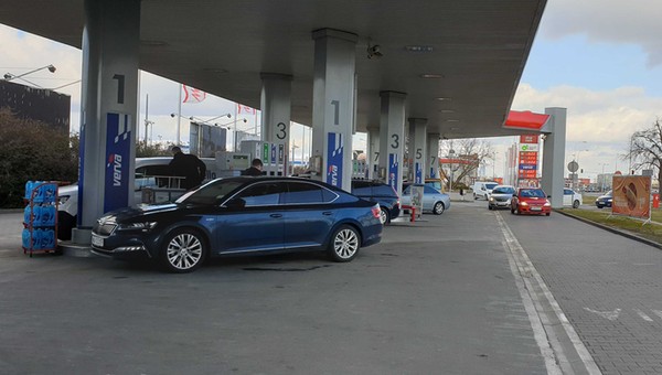 Orlen wprowadził limit tankowania, ale paliwa nie zabraknie. Sprawdziliśmy, jak wygląda sytuacja na stacjach