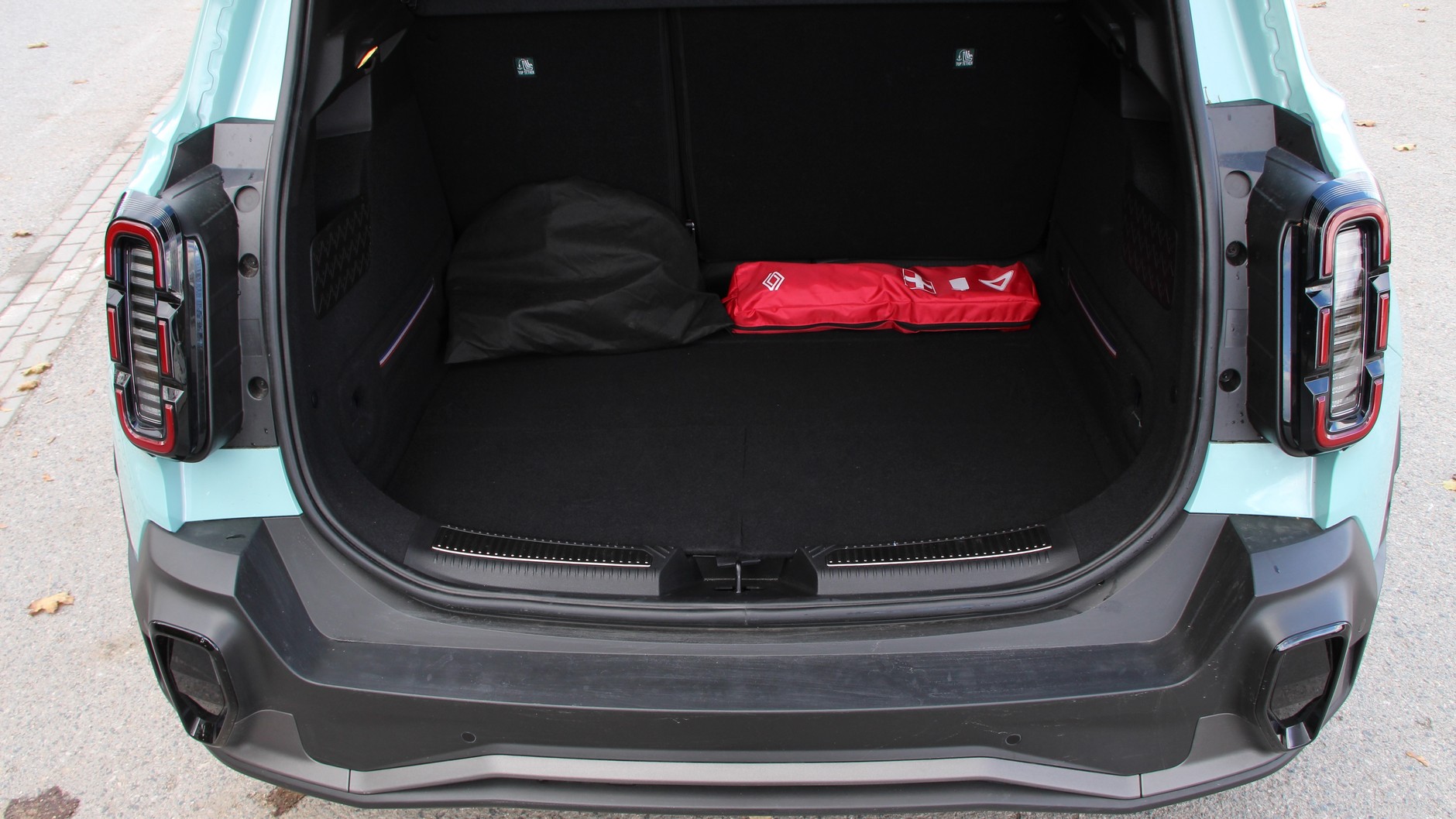 Renault 4 E-Tech Iconic