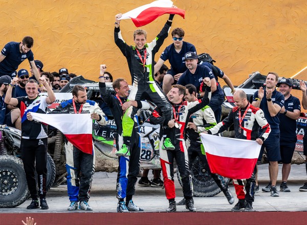 Polak najmłodszym zwycięzcą Rajdu Dakar. Eryk Goczał wygrał podczas swojego debiutu