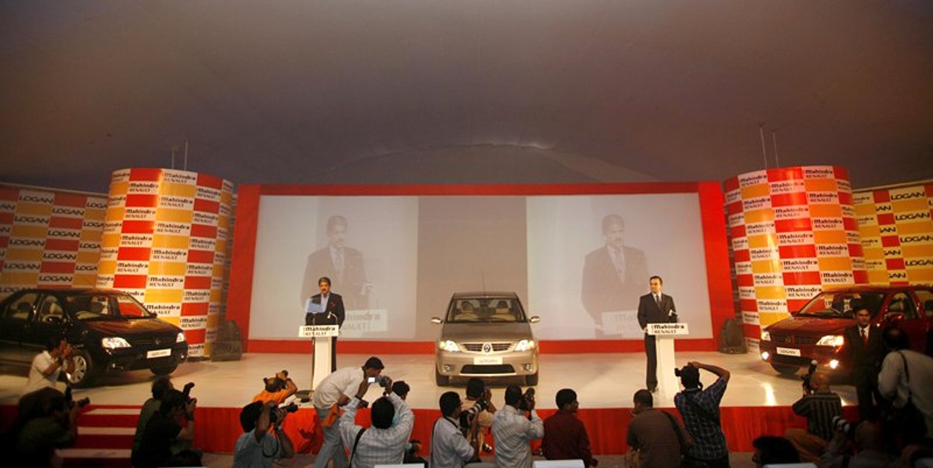 Renault i spółka Mahindra &amp; Mahindra Ltd. rozpoczęły produkcję i sprzedaż Logana w Indiach