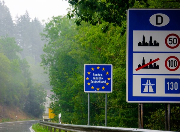 Jak się rozpędzisz, możesz trafić za kratki. Limity prędkości na drogach Unii Europejskiej