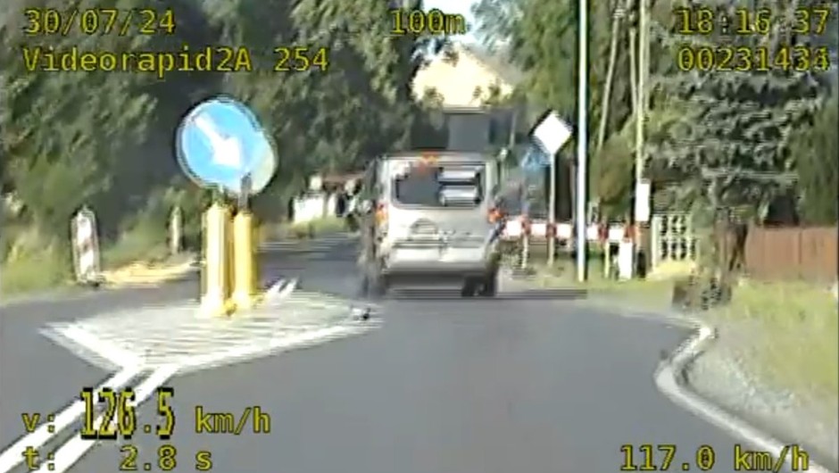 Policjanci zatrzymali kierowcę dostawczaka. Padł rekord