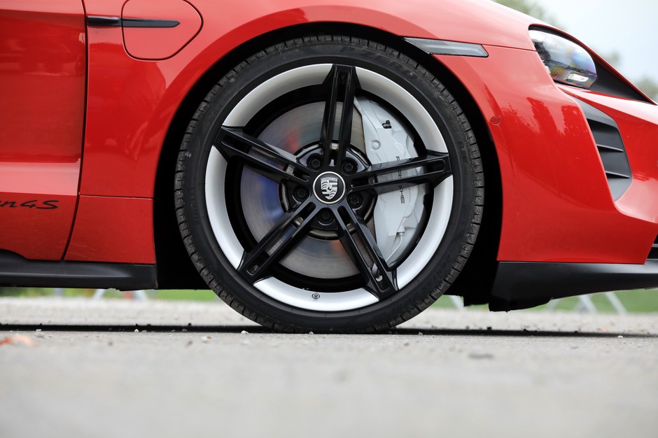 Porsche Taycan 4S
