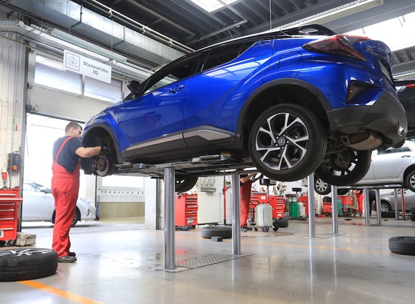 Ten używany crossover Toyoty imponuje mechanikom. Wzięliśmy go na warsztat. Oto ocena