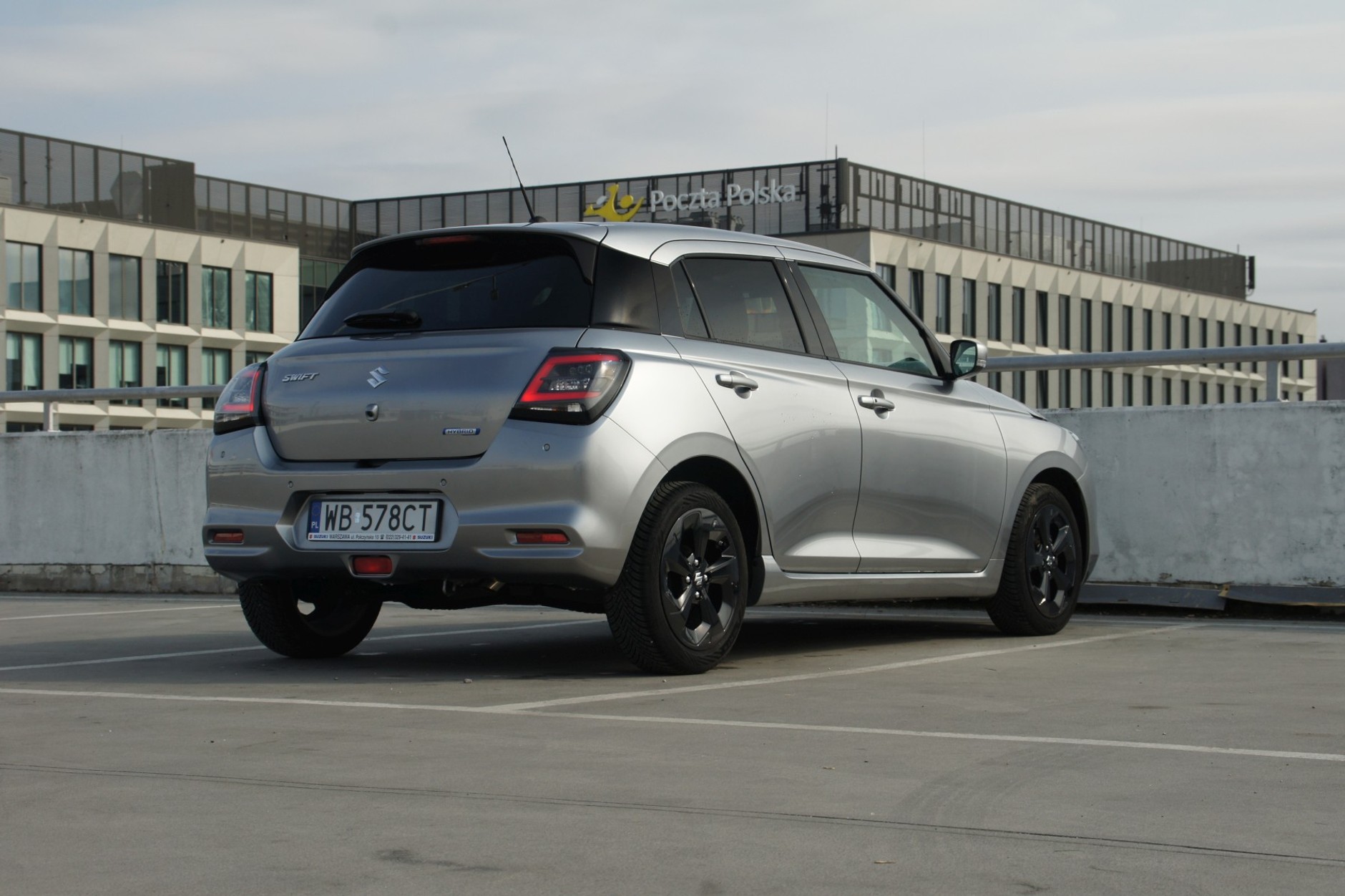 Suzuki Swift ma nieco budżetowy charakter, ale nie cenę