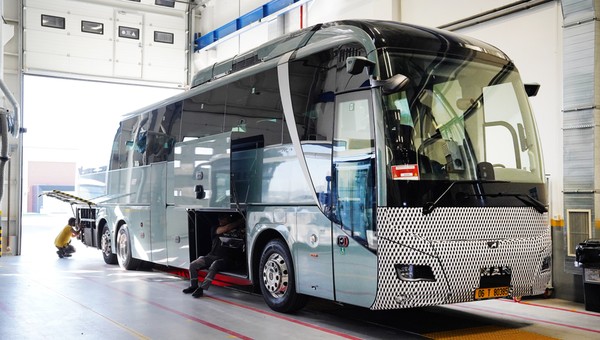 Pierwszy autokar elektryczny w Europie. Początek końca ery Diesla?