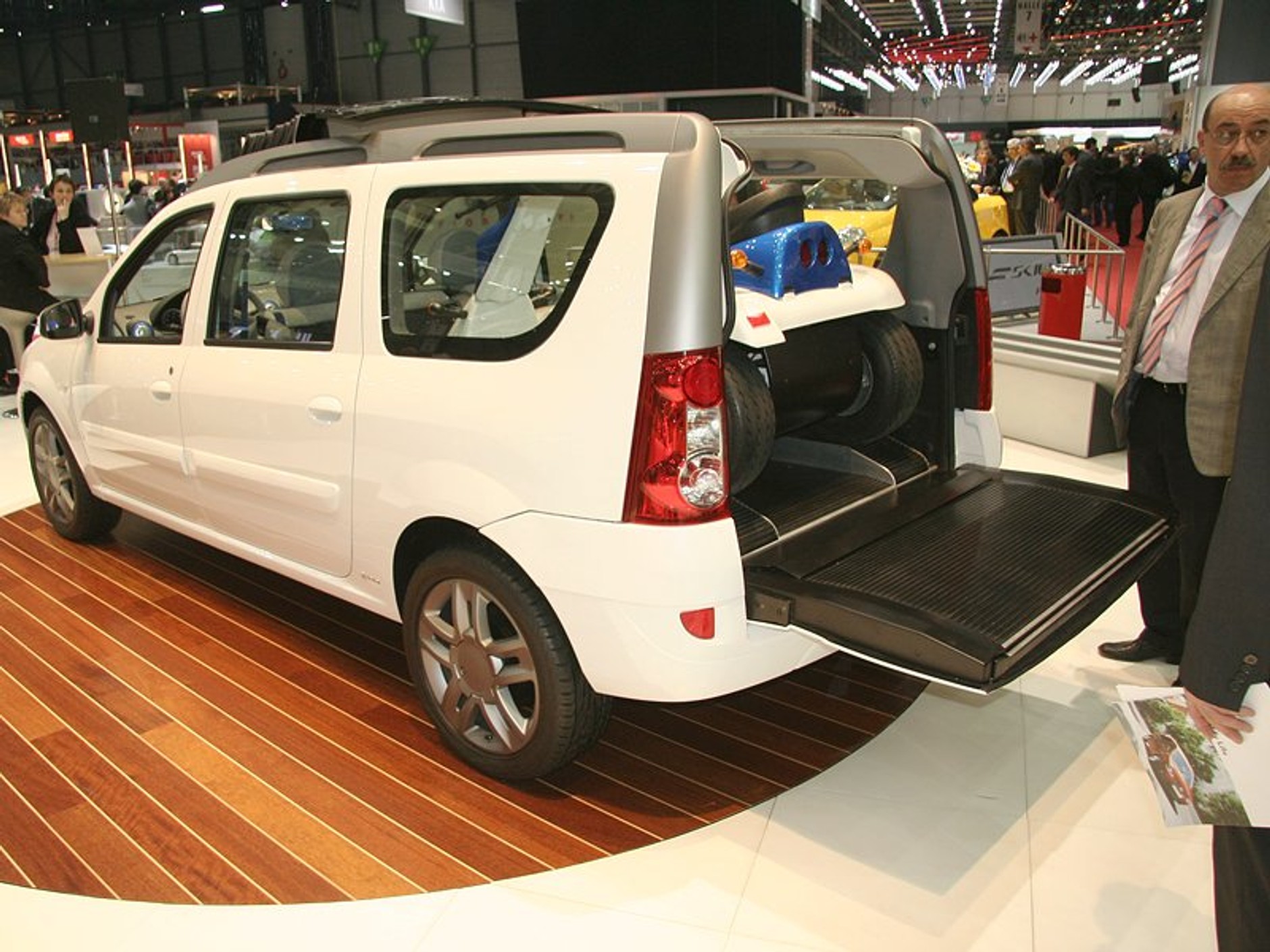 Genewa 2007: kolejne samochody w fotogalerii