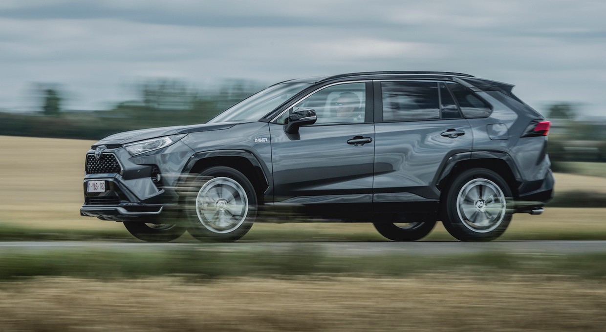 Toyota RAV4 Plug-in Hybrid – ile kosztuje ponad 300-konny SUV?