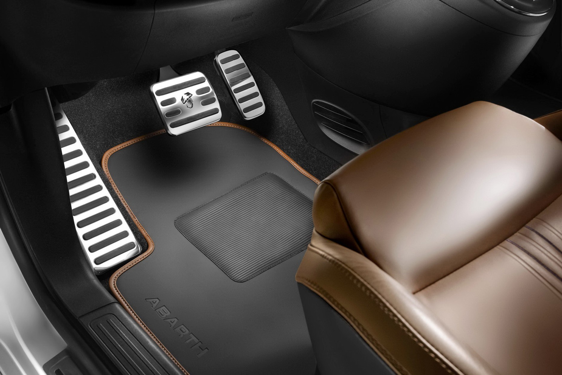 Abarth 500C za kilka dni wjedzie do salonów