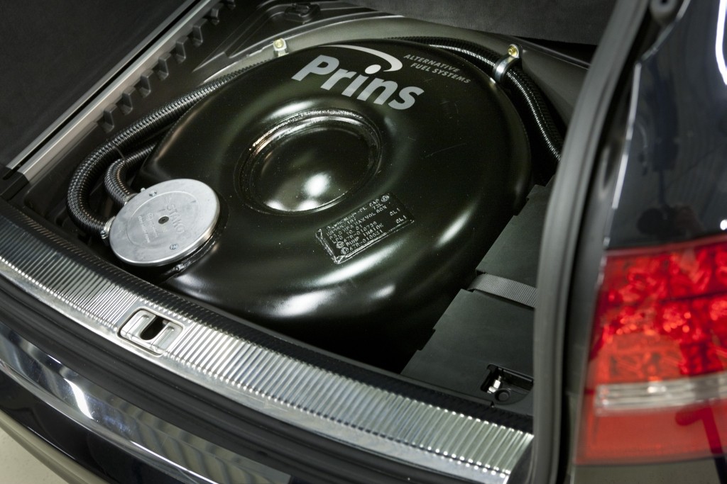 Butla LPG w bagażniku samochodu