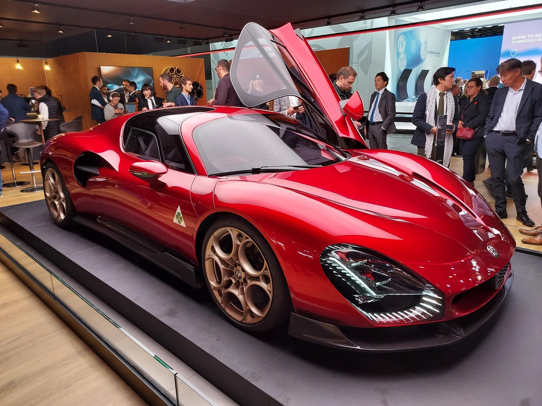 Salon samochodowy w Paryżu 2024