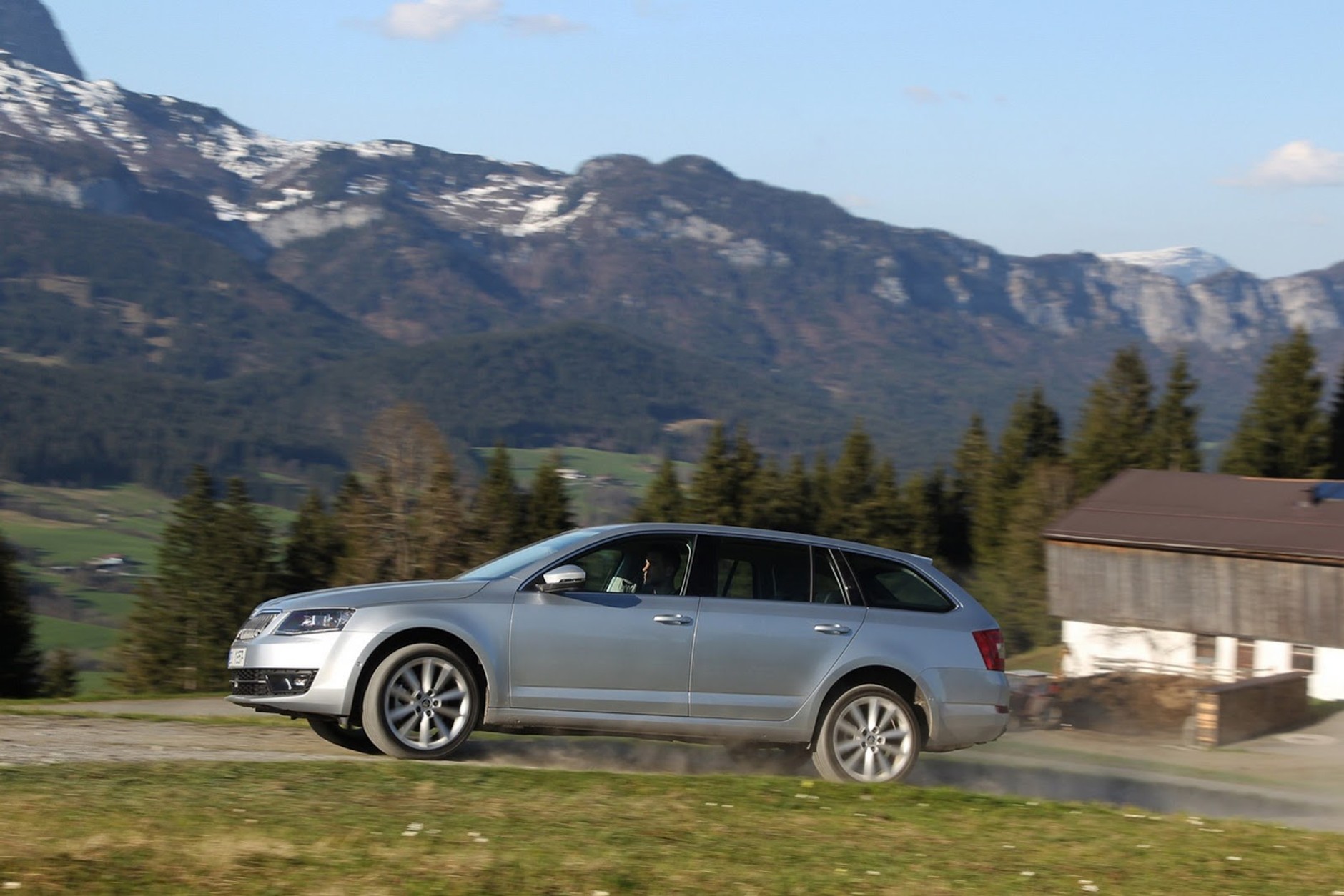 Skoda Octavia Combi 4x4: stworzona na kiepskie drogi