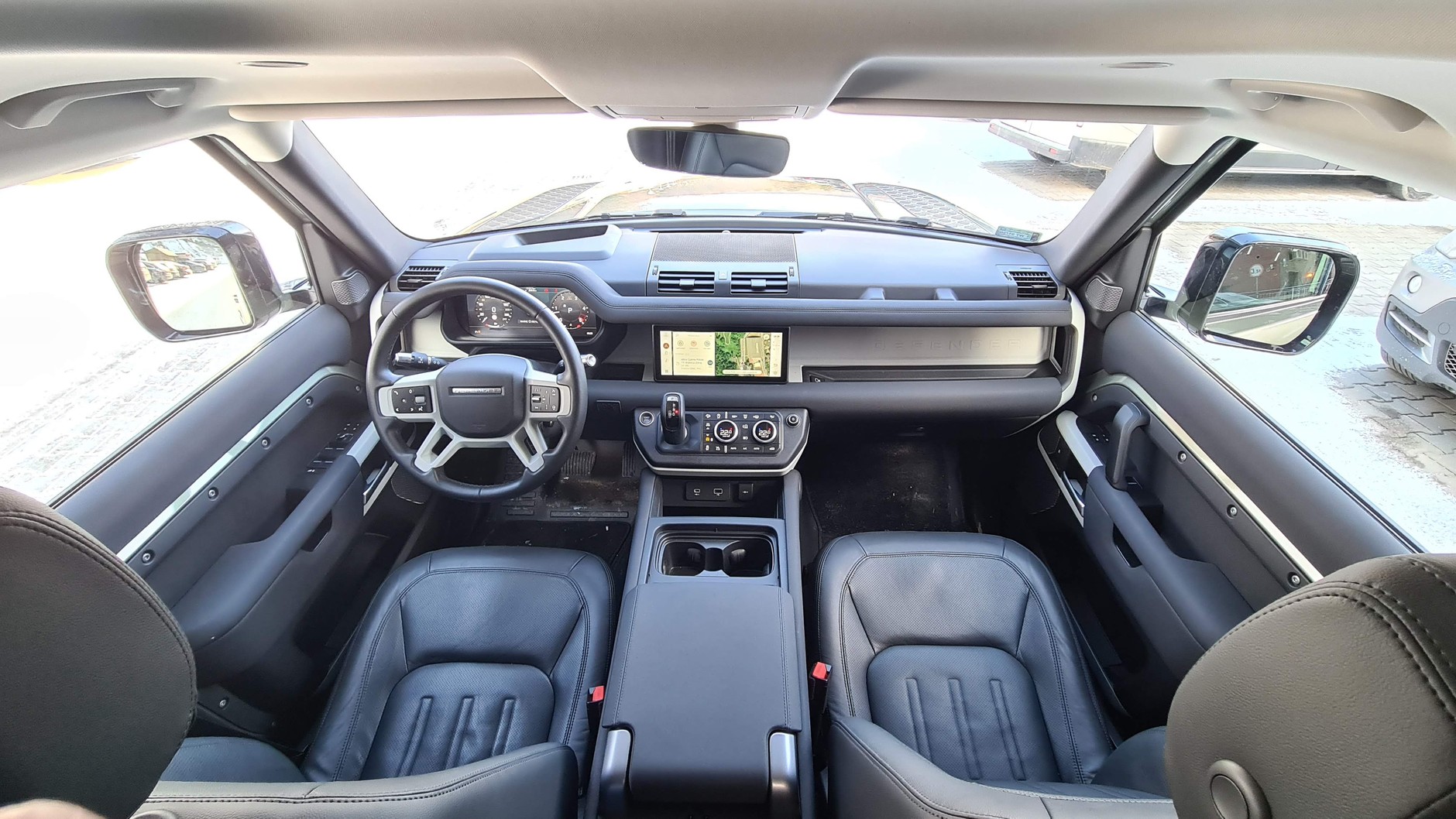 Land Rover Defender 110