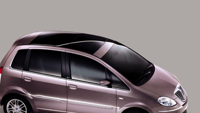 Lancia Musa - Makijaż ślicznotki