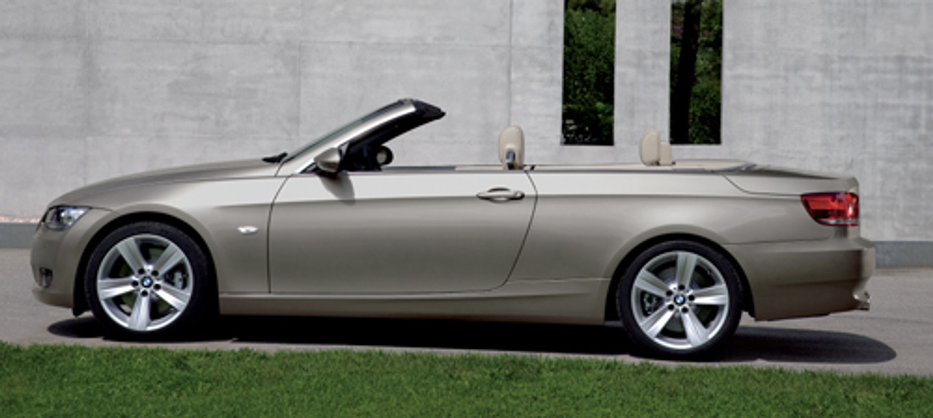 BMW 335i Convertible - Pierwszy w gamie