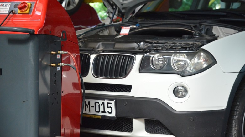 Warto sprawdzić, jakim czynnikiem została nabita nasza klimatyzacja