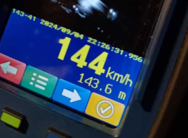 Kierowca BMW przekroczył prędkość. Policjanci się nie patyczkowali i wręczyli "kwity" na 5 tys. zł