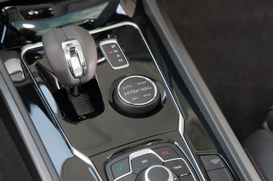 Peugeot 508 RXH: scout po francusku