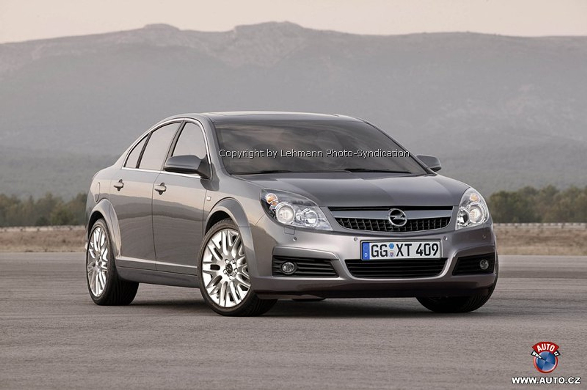 Zdjęcia szpiegowskie: Trzy nowości Opla na najbliższe lata