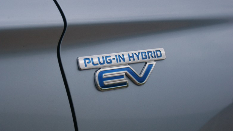 Mitsubishi Outlander PHEV - samochód hybrydowy