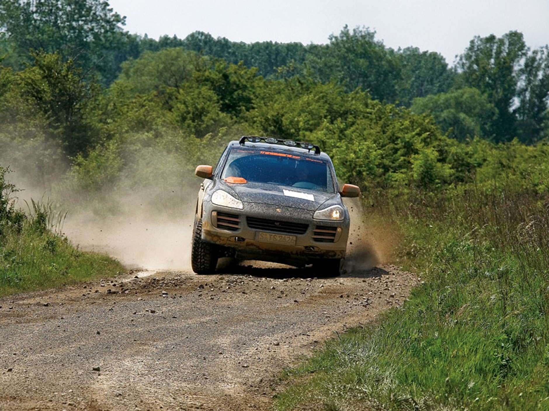 Porsche Cayenne S Transsyberia pilnie testuje
