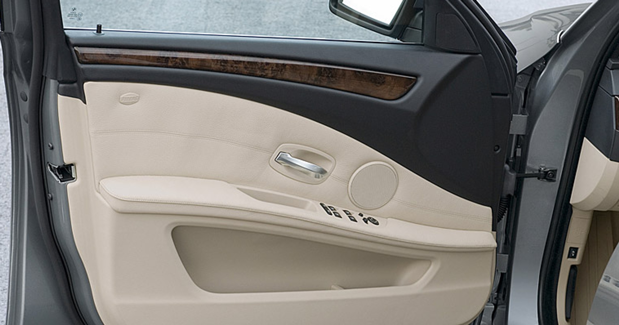 Zmodyfikowane BMW 5: innowacje również we wnętrzu