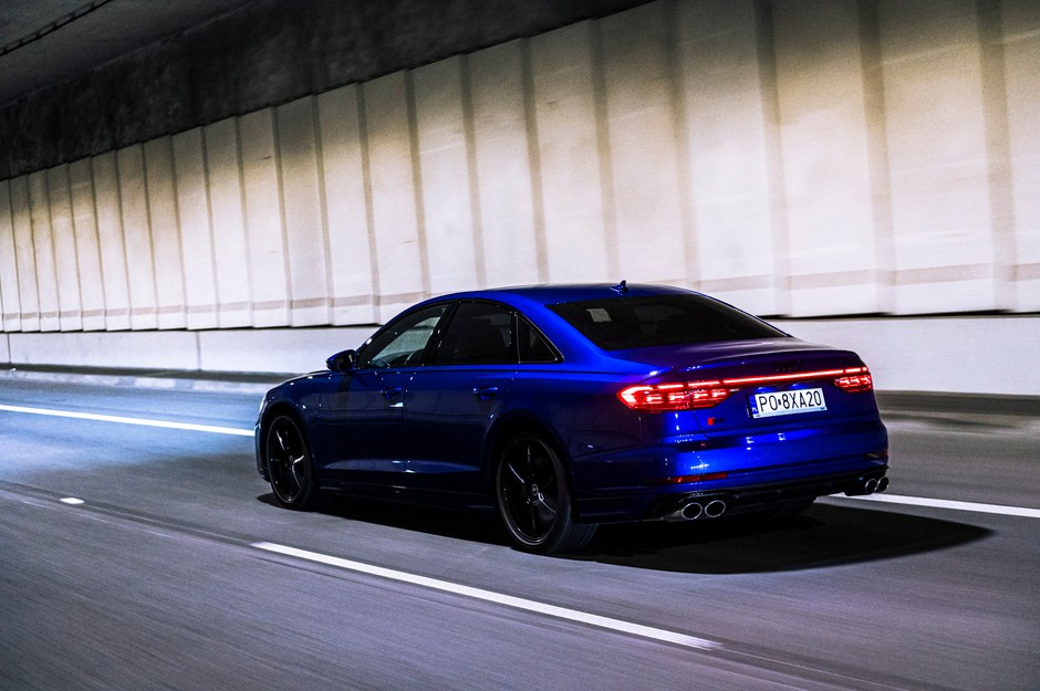 Audi S8 (2022, D5)