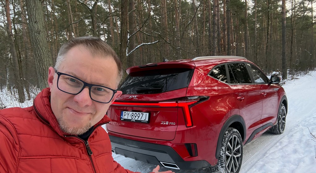 Jeździłem flagowym SUV-em marki JAC. Czy 7-osobowy JS8 Pro jest lepszy od europejskich konkurentów?