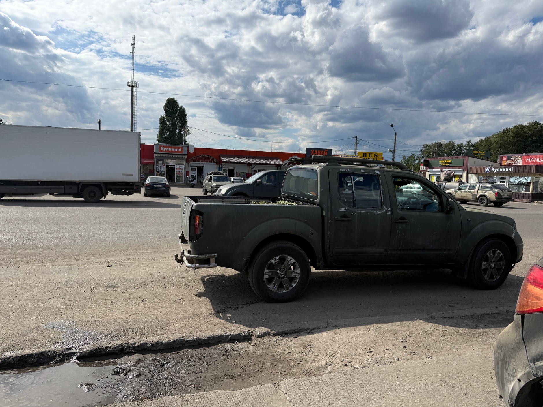 Dostarczanie aut na front to poważne wyzwanie. Ryzyko jest wysokie.